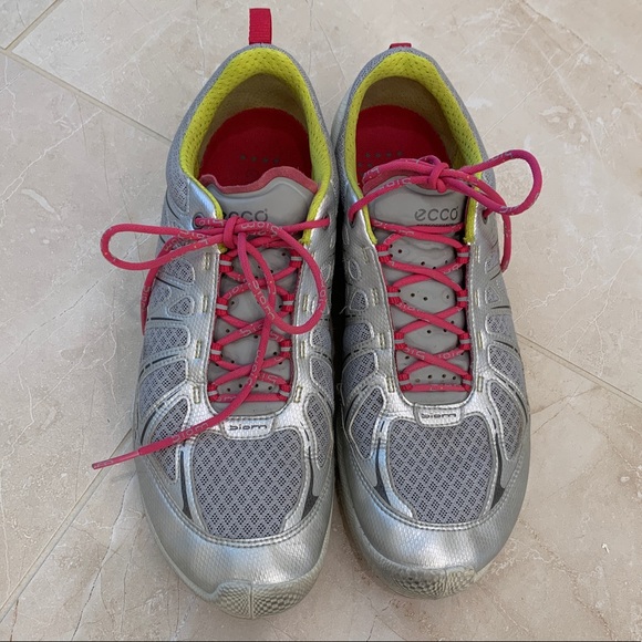 ecco women's athletic shoes